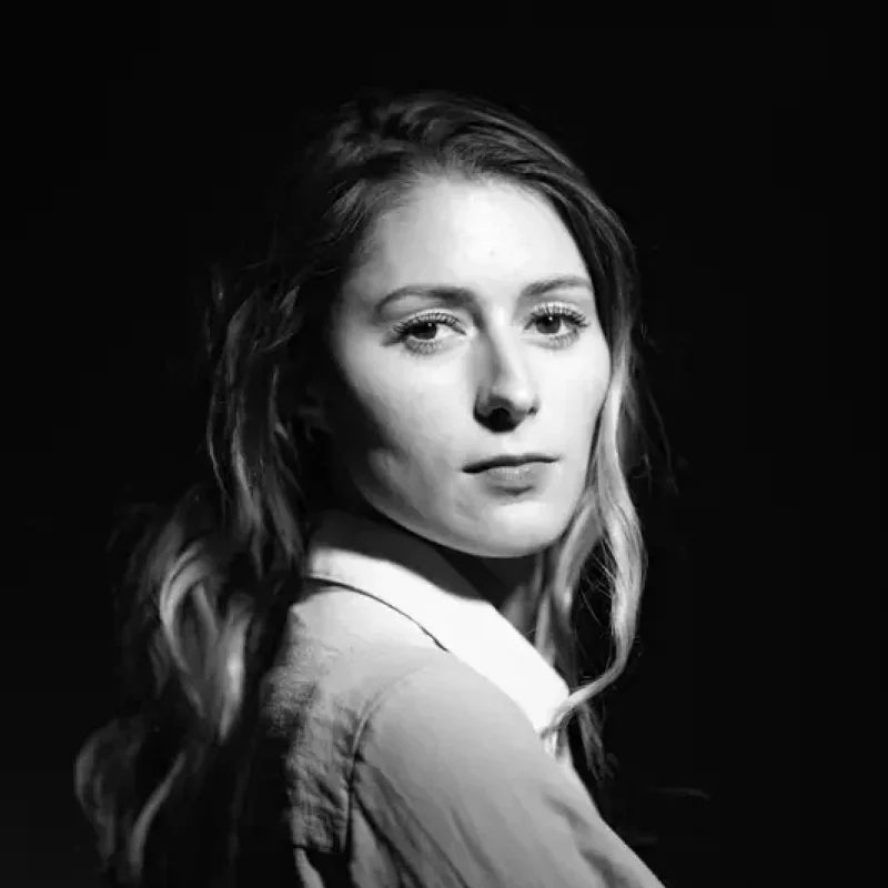 Must interim - Caroline GELUS